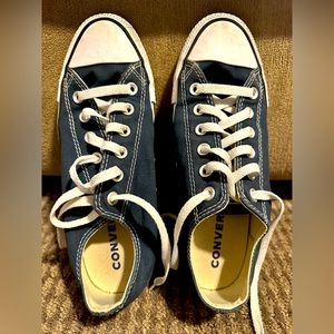 Men’s Converse in Navy